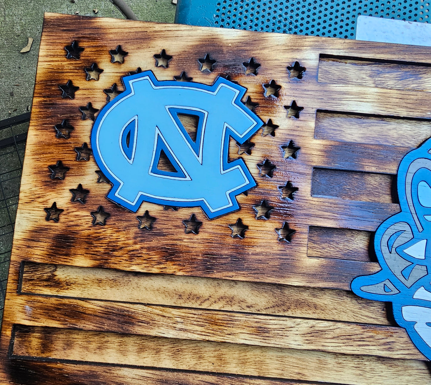 North Carolina Tar Heels American flag sign
